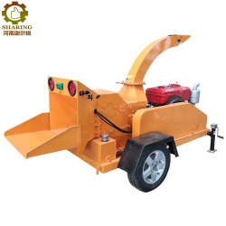 New type industrial mobile wood shredder diesel engine tree branches shredder Mobile wood crusher grinder